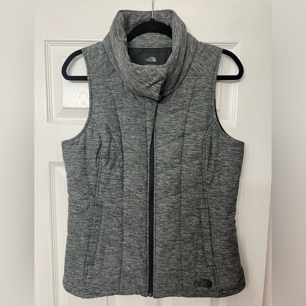 The North Face Gray Vest Sleek Design for Layering